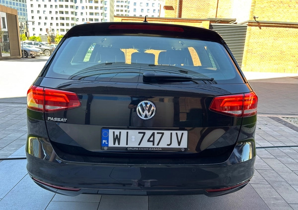 Volkswagen Passat cena 74990 przebieg: 62000, rok produkcji 2019 z Kraków małe 742